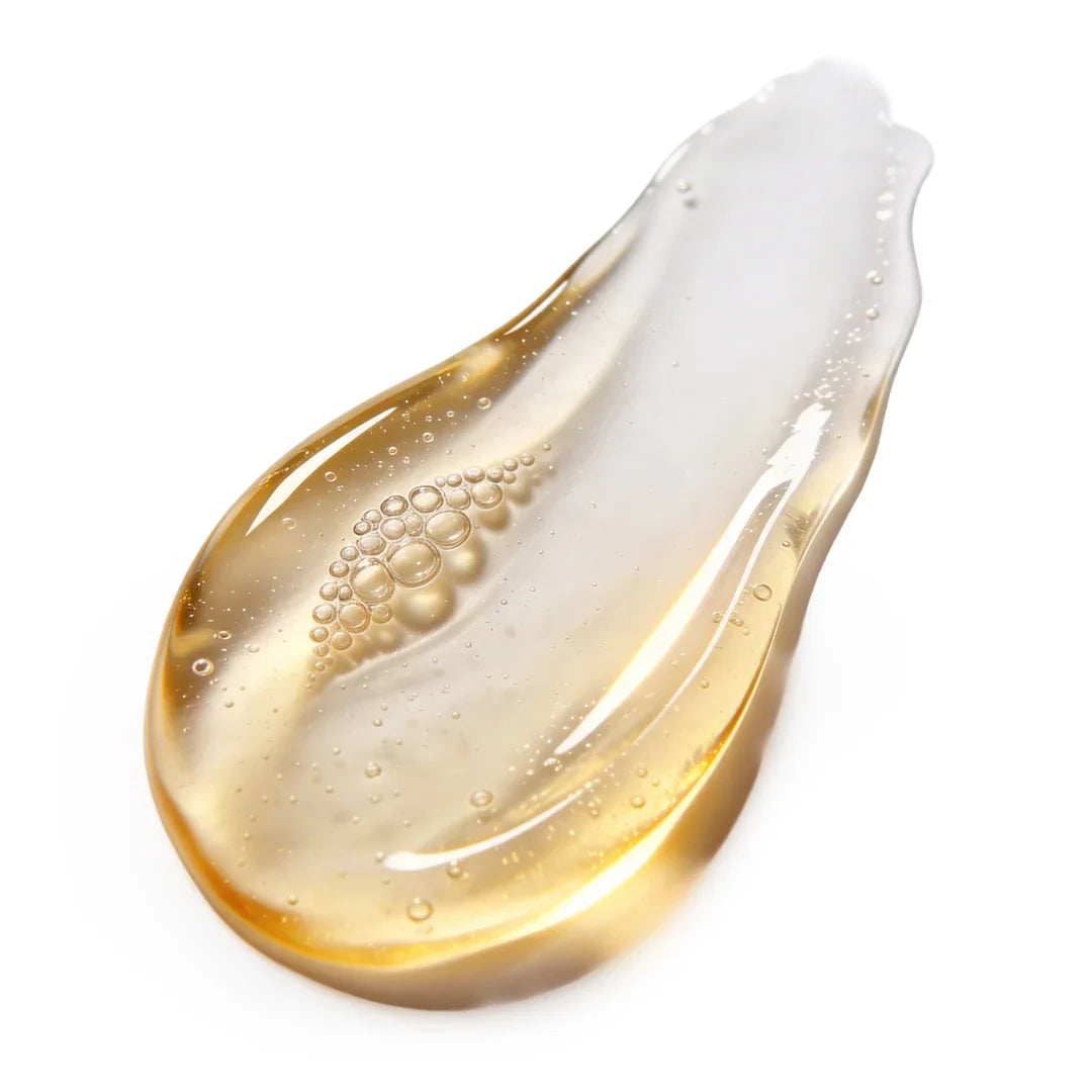 Top view of thin transparent hyaluronic gel texture with micro bubbles for Yelf Spot Off Zero-Oil Hyaluron Gel.